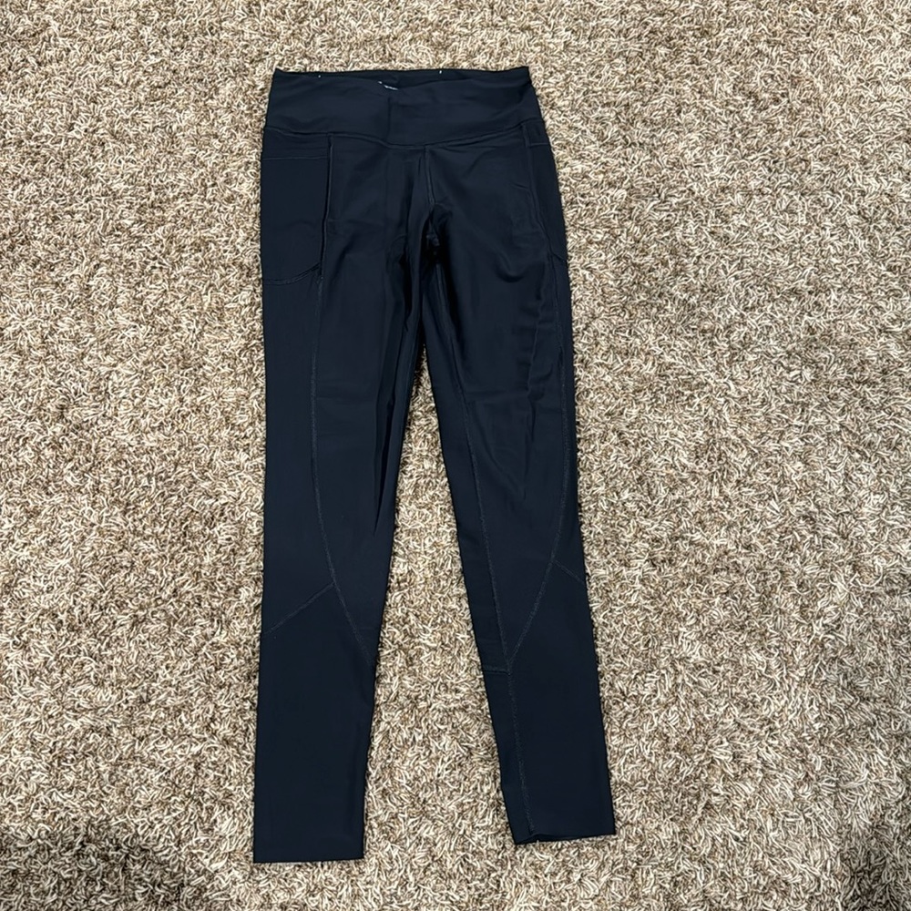 Victoria Secret sport leggings w/ pockets - medium